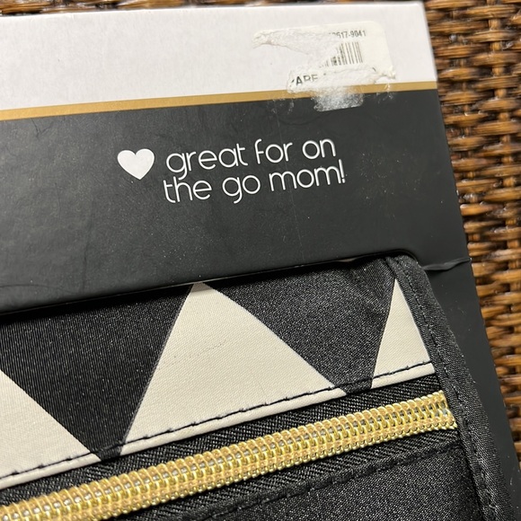 Emma & Chloe LOVE Portable Diaper Changing Station NWT - Picture 13 of 14